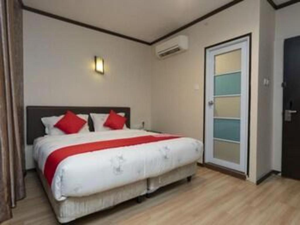 S Bee Hotel Johor Bahru Exterior photo