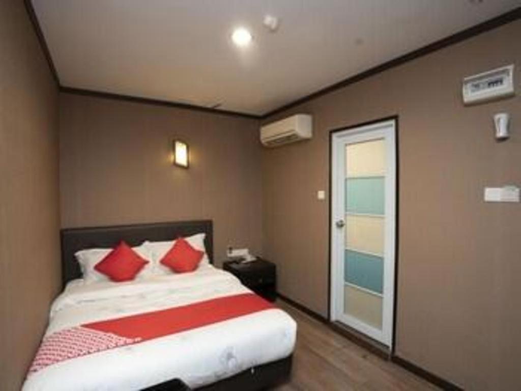 S Bee Hotel Johor Bahru Exterior photo